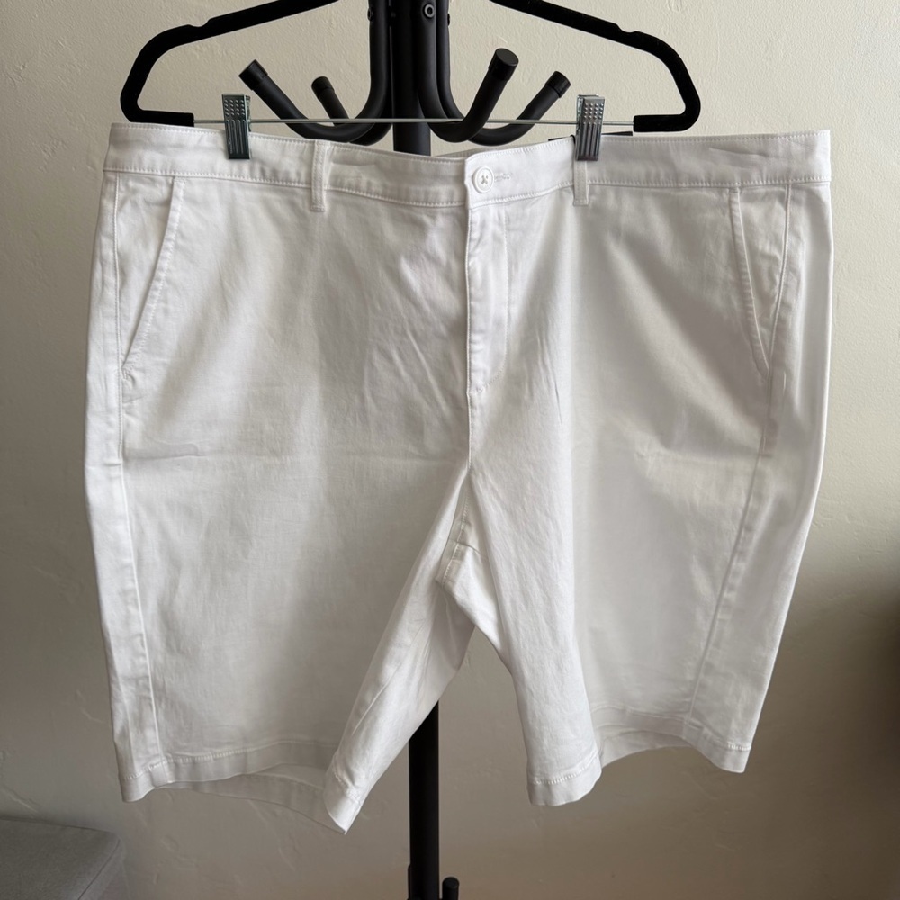 NYDJ Chino Shorts White Button Slash Pocket Plus Women's 18W